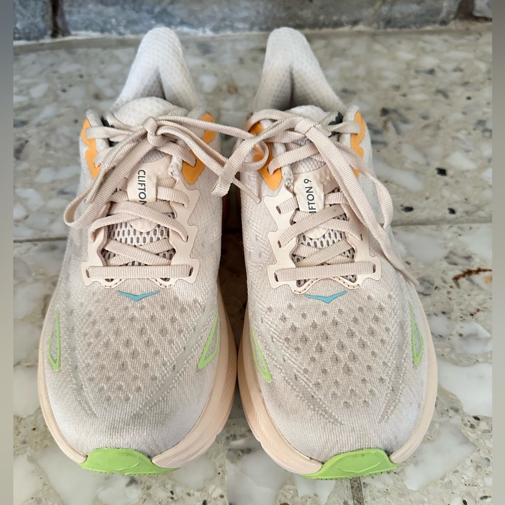 Hoka Clifton 9 Womens Size 6.5 Wide